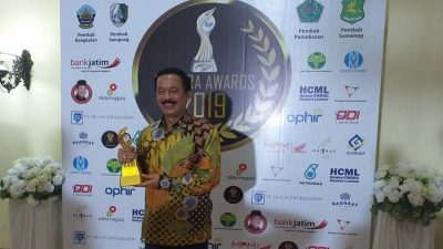 Dapat Penghargaan Madura Awards 2019, Fattah Jasin Wakafkan Dirinya Untuk Madura