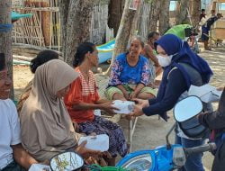 Relawan Puan  Bagikan Ribuan Nasi Kotak di Sumenep