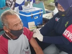 Capaian Masih Rendah, Ratusan Pemulung, Tunawisma dan Abang Becak Jalani Vaksinasi