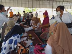 Membludak, Warga Antusias Jalani Vaksinasi