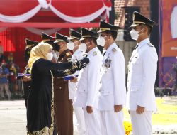 Luar Biasa, Bupati Terima Penghargaan Jer Basuki Mawa Beya Emas di Ajang ASN Achievement Award 2021