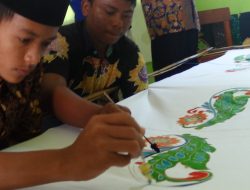 Hari Batik Nasional, Siswa SMK Ar-Rifaiyah Berkometmen Menjaga Budaya Lokal