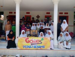 Komunitas Gowes Pamekasan Salurkan Bantuan Genset di Pulau Giliraja