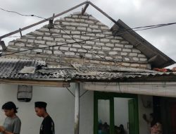 Puting Beliung Hantam Belasan Rumah di Sumenep