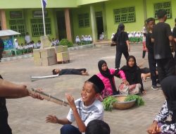 Peringati Hari Pahlawan, Siswa MI At-Taufiqiyah Tampilkan Drama Kolosal Bung Tomo