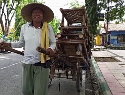 Mencengangkan, Penjual Kursi Keliling Gunakan Gerobak Berpenghasil Rp 15 Juta