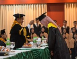 Wisuda Perdana Lulusan Uniba Dapat Kerja, Beasiswa S2 dalam Negeri dan Luar Negeri