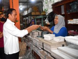 Presiden Jokowi Tinjau Aktivitas Perdagangan di Pasar Sentul Yogyakarta