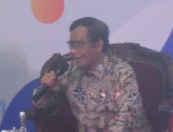 Mahfud MD: Usulan Penambahan Jabatan Kades Masih Dikaji