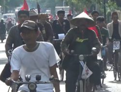 Ingatkan Masyarakat akan Sejarah Kemerdekaan, Ratusan Sepeda Onthel Tua Konvoi Keliling Kota Sumenep