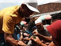 Operasi Pasar, Warga Rebutan untuk Dapat Beras Murah