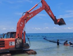3 Bulan Mata Pencaharian Mandeg, Warga Gotong Royong Perbaiki Pipa Tambak Udang yang Bocor