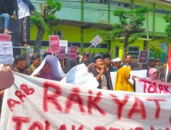 Warga Demo BPN Sumenep, Tuntut Batalkan SHM Pantai Gersik Putih