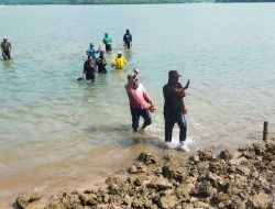 Warga Gersik Putih Usir Paksa Pekerja Proyek Reklamasi Pantai yang Difasilitasi Pemerintah Desa