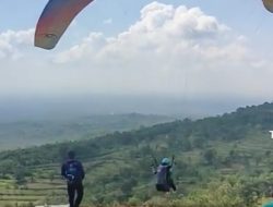 Bupati Fauzi Yakin Festival Paralayang Dorong Peningkatan Ekonomi Masyarakat