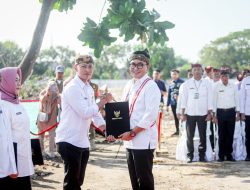 Unik, Bupati Pamekasan Melantik Ratusan Pejabat di Pasar Tradisional