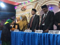 Isak Tangis Bahagia, Warnai Acara Wisuda Ponpes Darul Ulum Lenteng