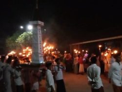 Ribuan Warga Ikuti Pawai Obor Kenang Tokoh Pejuang Kemerdekaan